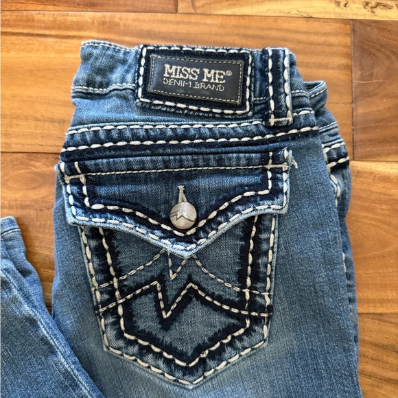 Miss Me Boot Cut Jeans with Embellished Pockets - Picture 2 of 6